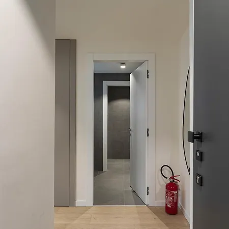 Waterfront Charme By Wonderful Italy Lägenhet